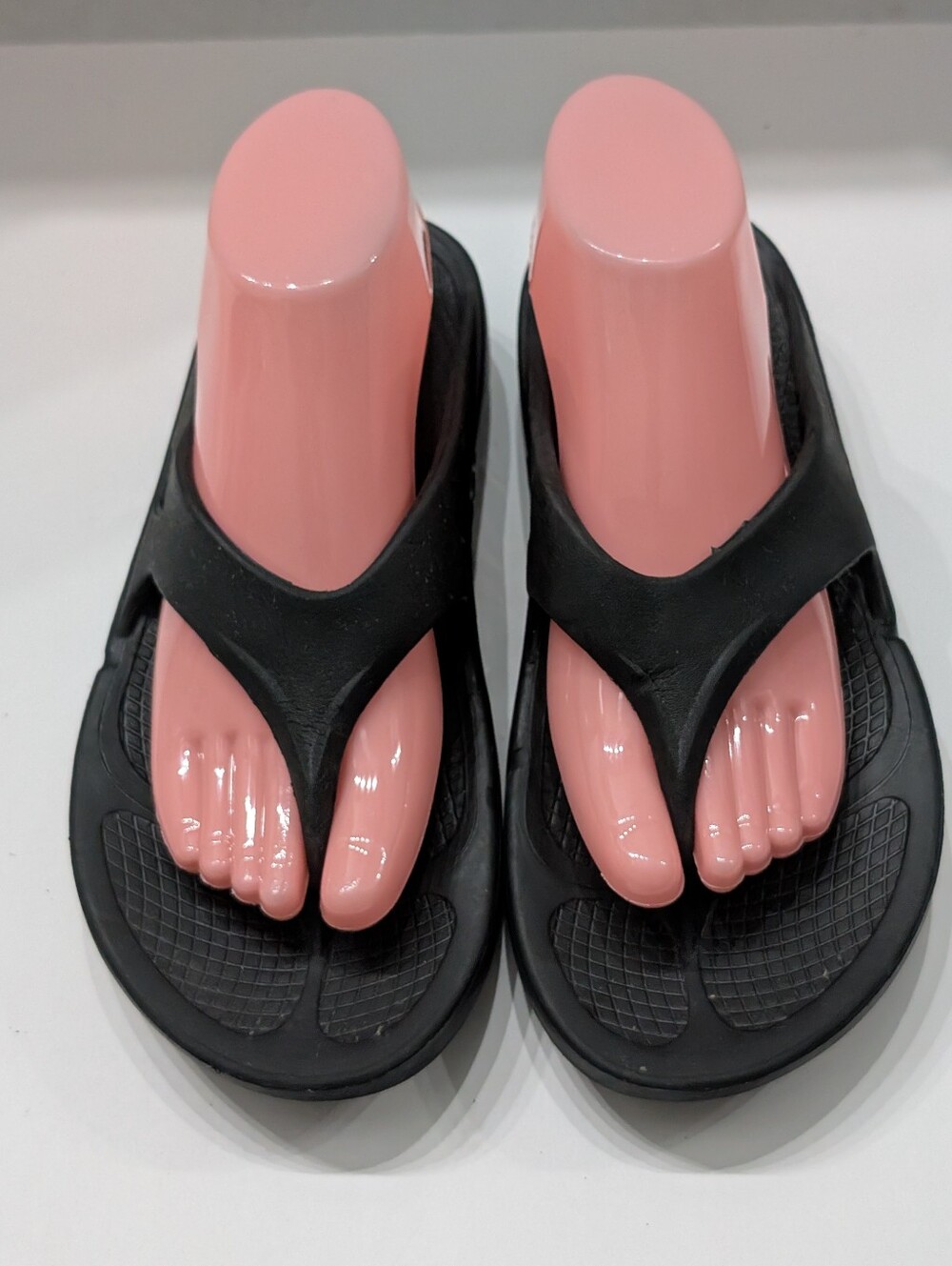 OOFOS Unisex OOriginal Flip Flop Sandals Black Comfort Recovery Men’s 9 Women 11